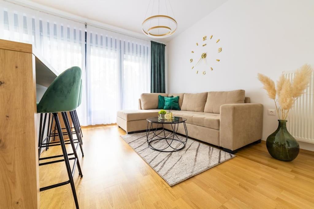 Apartman Lux Self Check-In فيروفيتيكا المظهر الخارجي الصورة