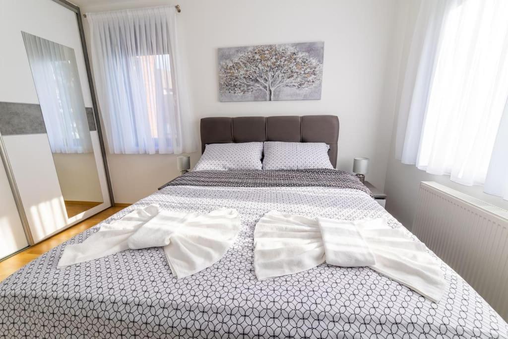 Apartman Lux Self Check-In فيروفيتيكا المظهر الخارجي الصورة