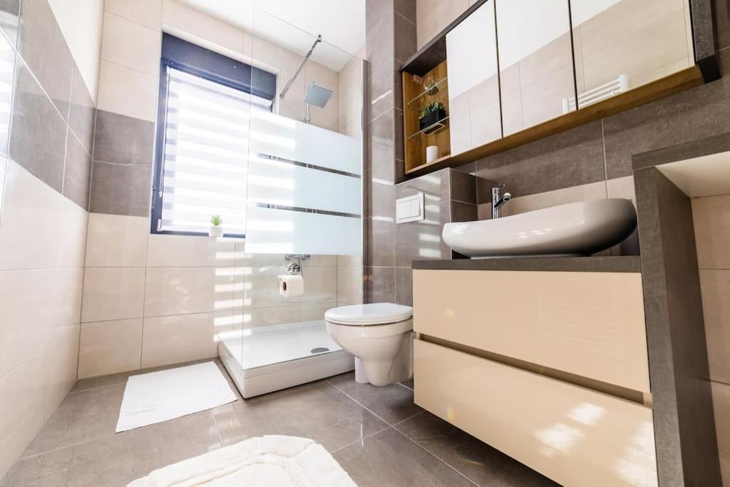 Apartman Lux Self Check-In فيروفيتيكا المظهر الخارجي الصورة
