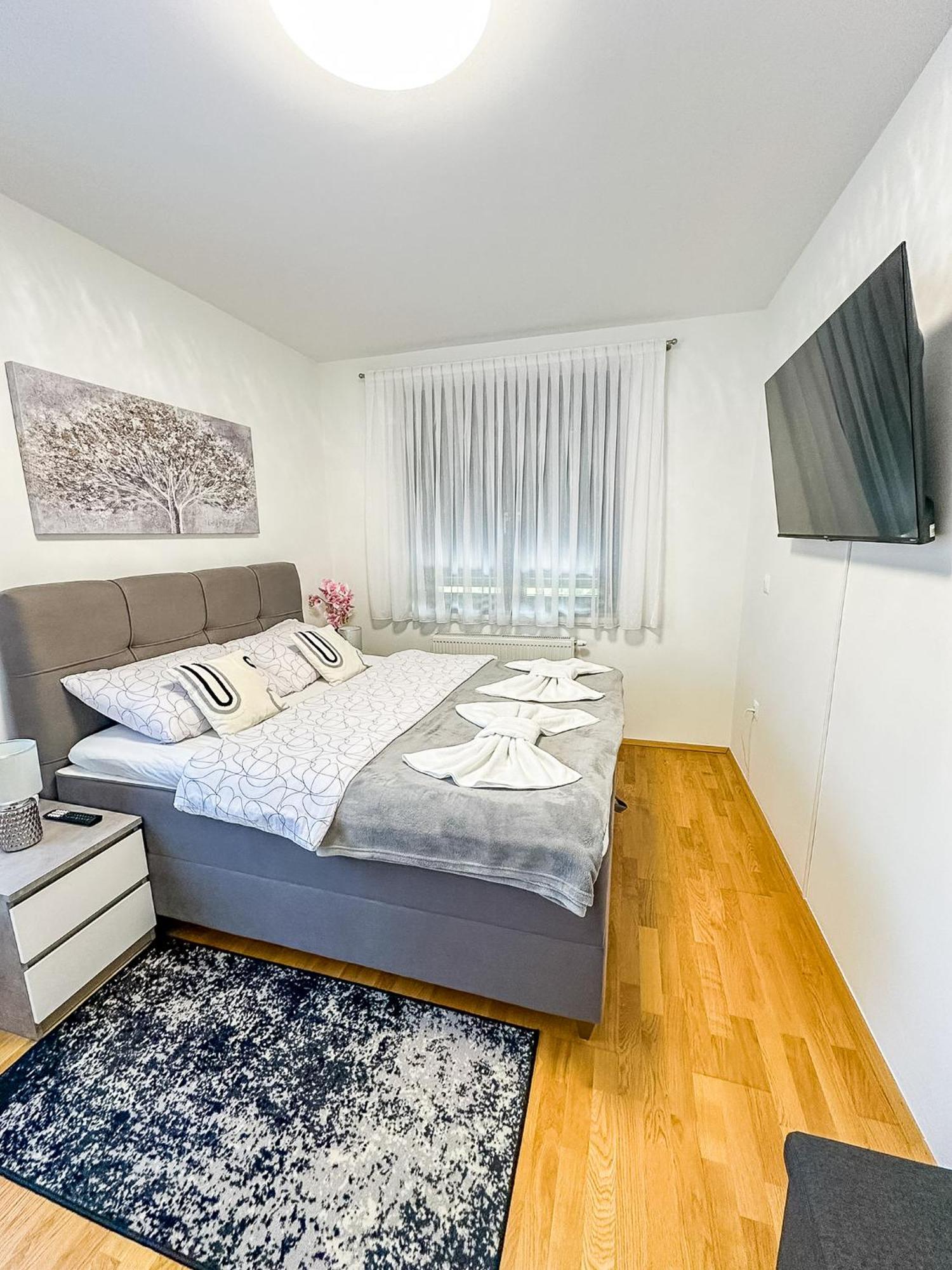 Apartman Lux Self Check-In فيروفيتيكا المظهر الخارجي الصورة